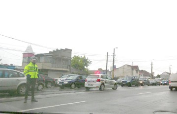 Accident rutier, în intersecţia de la CET: O femeie însărcinată, RĂNITĂ GRAV