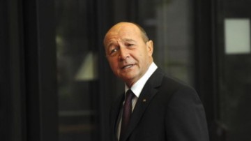 Schimb dur de replici Băsescu - Cristian Tudor Popescu. Fostul preşedinte: CTP, un ţârcovnic piţigăiat plin de ifose