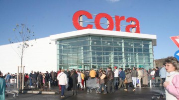 Retailerul francez Cora intră puternic pe online