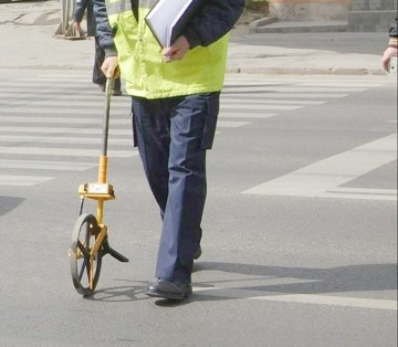 Femeie, accidentată pe trecerea de pieton