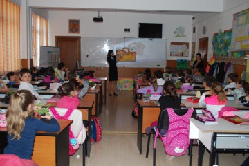 Părinţii, pe lângă fondul clasei, dau bani şi pentru renovarea sălilor de curs. Ce spune Primăria Constanţa