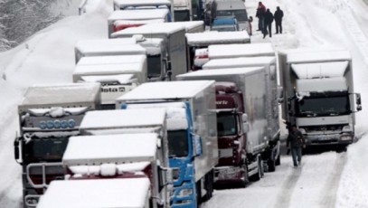Vremea îşi face de cap în Germania: 100 de maşini au fost implicate într-o coliziune, din cauza ninsorii Vremea îşi face de cap în Germania: 100 de maşini au fost implicate într-o coliziune, din cauza ninsorii