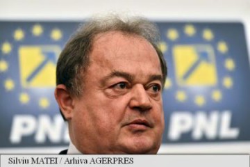 Blaga: Cred că Tăriceanu ar trebui să demisioneze de la şefia Senatului
