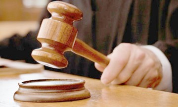 Bătăuşul „Maimuţă”, care a înfipt cuţitul în capul unui om, e LIBER precum pasărea cerului