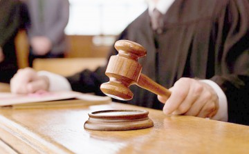 Vârstnicul care a agresat o persoană, pus sub control judiciar