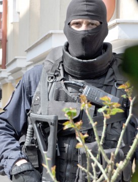 Un medic a fost ÎNCĂTUŞAT în scandalul testelor ILEGALE cu medicamente