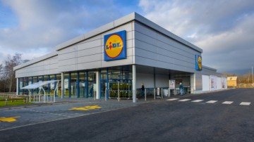 Lidl depăşeşte Auchan şi Metro în vânzări şi ajunge numărul trei pe piaţă. Profitul s-a triplat, în doar un an