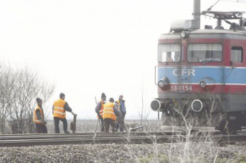 CFR Marfă alunecă spre faliment