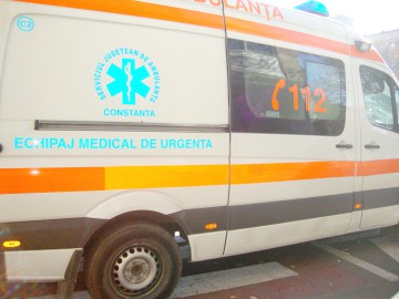 O ambulanţă, implicată într-un accident rutier pe strada Călăraşi!