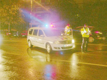 Şofer care folosea abuziv semnale acustice şi luminoase în trafic, luat pe sus de poliţişti!