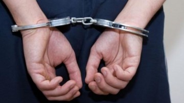 Bănuit de comiterea unui furt, reţinut de către poliţişti 