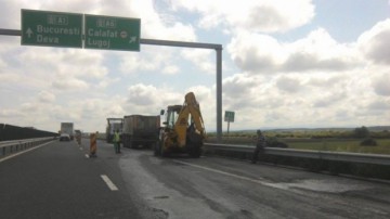 Italienii toarnă din nou asfalt pe autostrada Timişoara-Lugoj, inaugurată cu doar şase luni în urmă