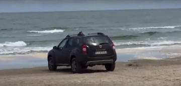 Mamaia: CU MAȘINA, DIRECT PE PLAJĂ! - VIDEO