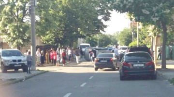 Accident spectaculos pe străzile Constanţei: un autoturism s-a răsturnat!