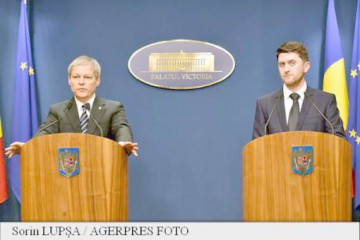 Premierul Cioloş i-a prezentat pe noii şefi ai echipei de comunicare de la Guvern