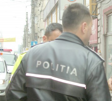 Arestat pentru furt şi conducere fără permis