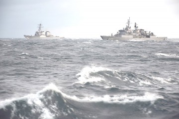 Exerciţii pe mare, în comun cu partenerul strategic american
