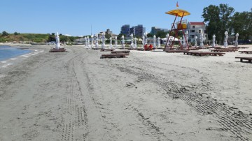 Zeci de constănţeni au profitat de vremea frumoasă şi au ieşit să se bronzeze