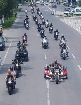 Zeci de motocicliști au făcut paradă în stațiunea Mamaia