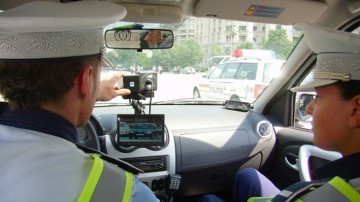 Cine nu plăteşte taxele la timp nu mai poate circula cu maşina. Amenzile sunt usturătoare