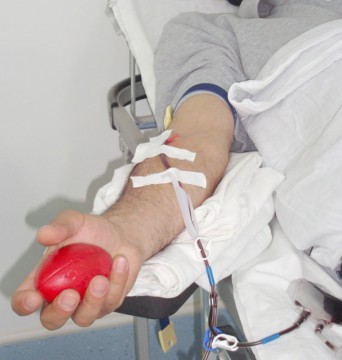 Locuitorii din Cernavodă sunt aşteptaţi să doneze sânge: ce primesc cei care oferă mai mult