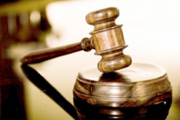 Individul acuzat că ar fi batjocorit un tânăr la Ciobanu nu vrea să rămână în arest
