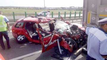 Accident GRAV, în drum spre mare: maşina în care se aflau 3 fete s-a făcut praf!
