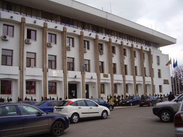 Consumul de motorină al maşinilor Consiliului Județean, PREA MARE! – spun consilierii PNL!