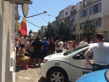 SCANDAL în Constanța, la sediul Direcției de Servicii Publice: oamenii s-au îmbrâncit și înjurat! VIDEO