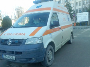 Două femei, rănite într-un accident rutier la Dorobanţu
