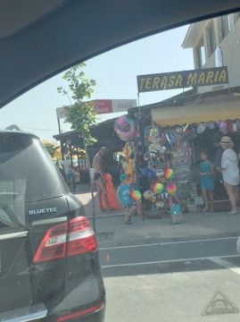 După comercianţii ambulanţi, şi buticarii din Mamaia îşi fac de cap!