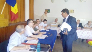 Scandal la Castelu! Nicolae Anghel nu a fost investit în funcţia de primar - VIDEO!