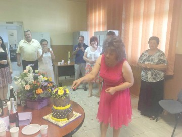 Anca Belu, primită cu tort şi flori în noul mandat!
