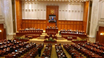 Maşina de serviciu, luată şi în vacanţă de deputaţii României
