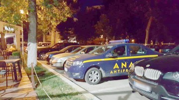 Inspectorii ANAF au descins pe litoral! Au luat la rând terasele din Satul de Vacanţă şi Mamaia
