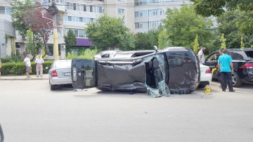 Accident rutier în zona Dacia: un afacerist turc s-a dat cu maşina peste cap!