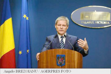 Cioloş: Este datoria noastră să ne sprijinim copiii şi tinerii să meargă la şcoală
