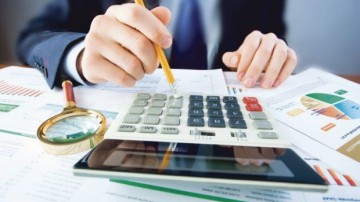 Guvernul analizează varianta de a angaja un singur salariat la stat în locul a doi care părăsesc sistemul
