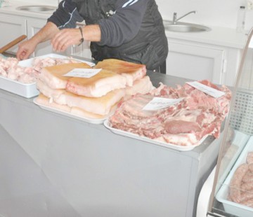 TONE de carne stricată, confiscate de inspectorii DSV