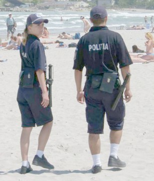 Bănuit de furtul unui telefon mobil de pe plajă, depistat de oamenii legii