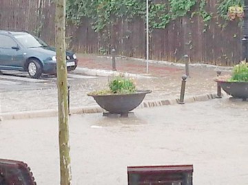 Primăria Cernavodă ia măsuri împotriva inundaţiilor care i-a adus la disperare pe locuitori!