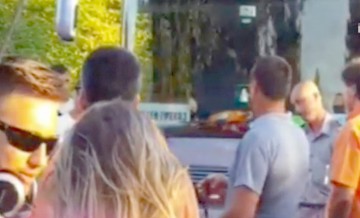 Un poliţist de frontieră, „linşat” de mai mulţi turişti moldoveni