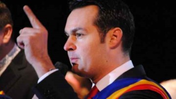 Cherecheş, suspendat din funcţie imediat după jurământ