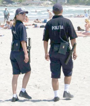 Unităţile hoteliere din Mamaia, luate la control de oamenii legii