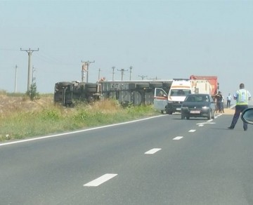 TIR răsturnat, în apropiere de Nicolae Bălcescu