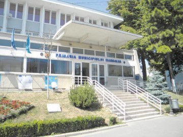 PMP şi PSD, front comun la Mangalia: Consilierii PNL au dat bir cu fugiţii de la şedinţă!