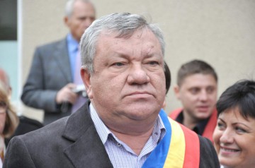 Fostul primar de la Băneasa plătea din banii primăriei telefoanele apropiaţilor