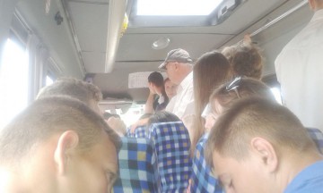 Şi şoferii de microbuze JECMĂNESC turiştii
