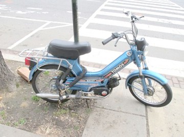 Minor, prins în trafic pe moped