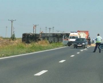 S-a răsturnat un TIR în apropiere de Nicolae Bălcescu